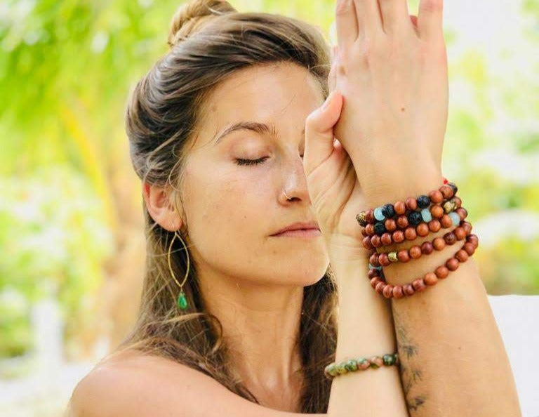 What are Essential Oils? A Beginner's Guide to Aromatherapy in Yoga
