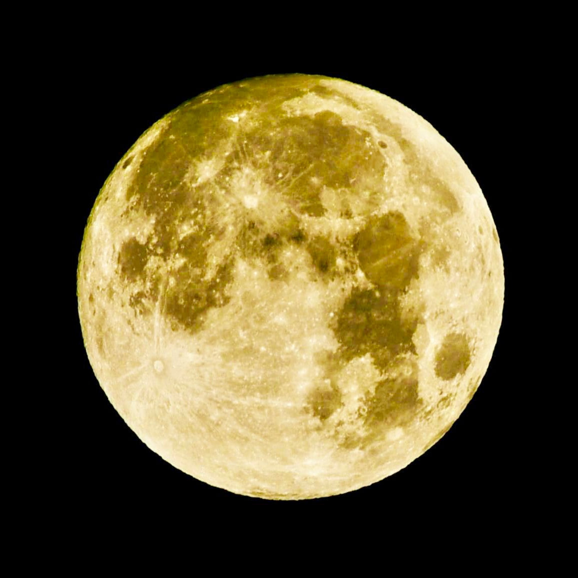 Full Moon in Aquarius: Expanding Consciousness with the Sturgeon Moon